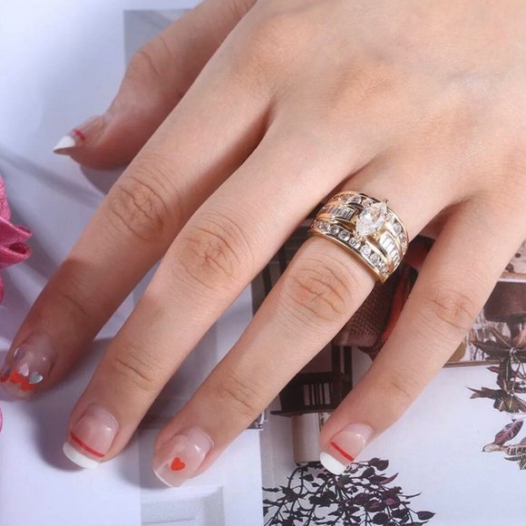 *NEW Yellow Gold Rhombus Baguette Diamond Ring - Picture 2 of 6